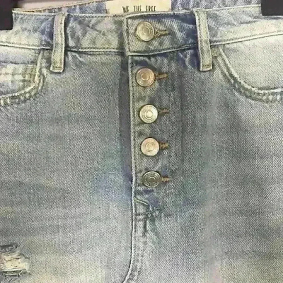 We The Free Womens Light Wash Distressed Denim Frayed Hem Mini Skirt Size 30 - Picture 4 of 9